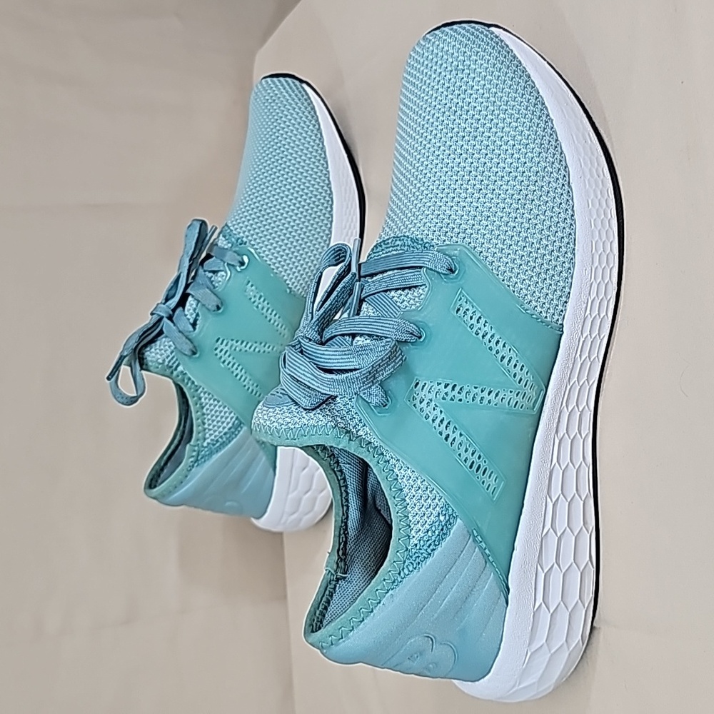 NEW BALANCE FRESH FOAM CRUZ V2 WOMENS RUNNING SNEAKERS BFPM-09-068